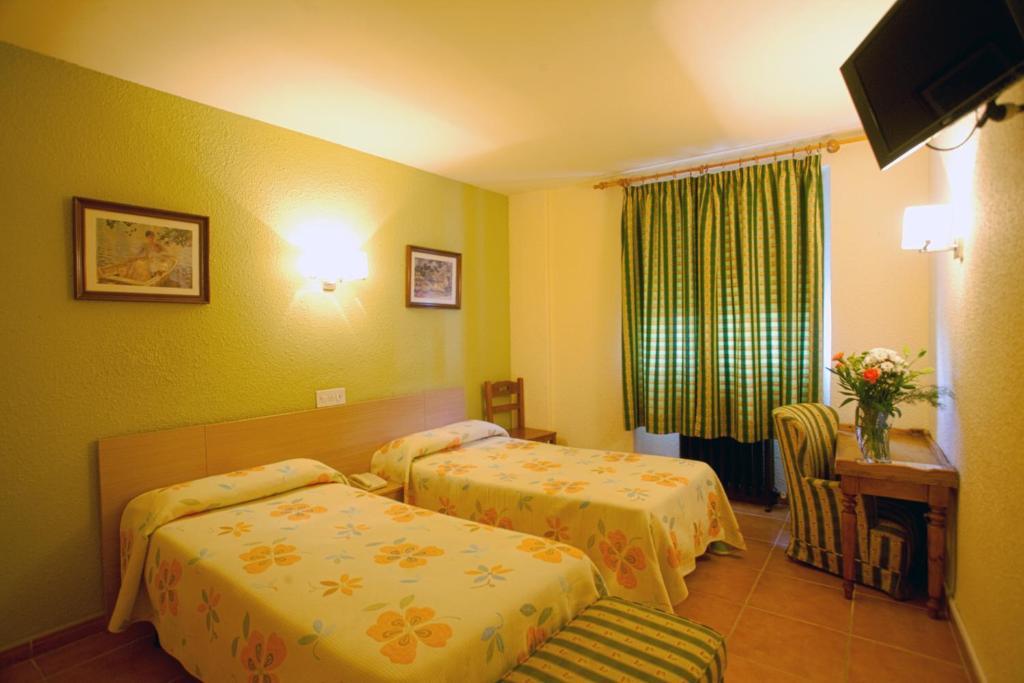 Hotel La Paz Jaca Exteriér fotografie